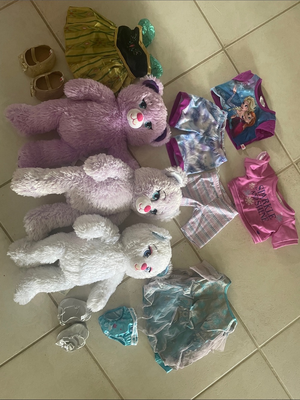 Build A Bear Disney’s Frozen 2 Anna Bears, 1 Elsa Bear, 4 outfits with 2 shoes